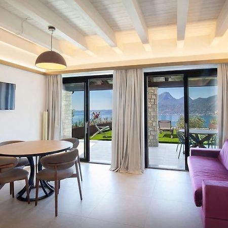 Villa Divina - Apt Prima Con Piscina E Vista Lago Кастеллетто-ди-Бренцоне Экстерьер фото