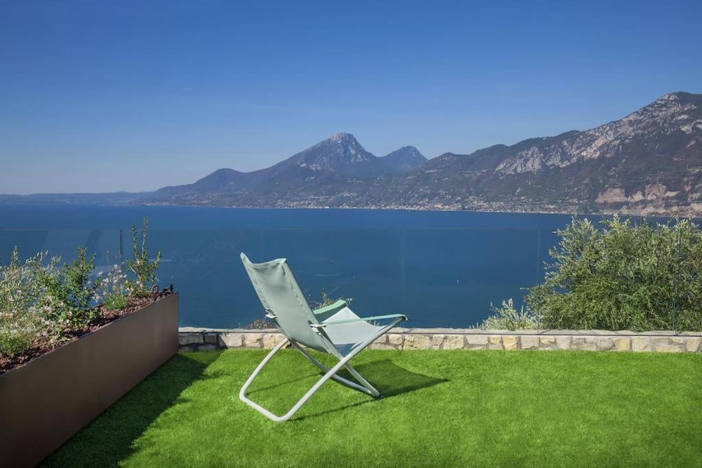Villa Divina - Apt Prima Con Piscina E Vista Lago Кастеллетто-ди-Бренцоне Экстерьер фото