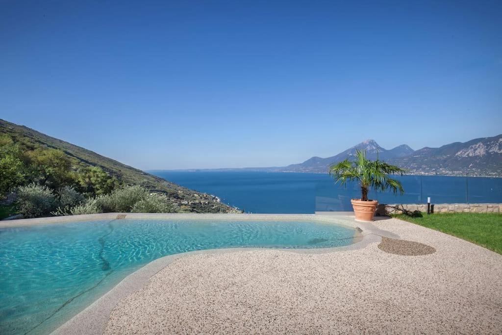 Villa Divina - Apt Prima Con Piscina E Vista Lago Кастеллетто-ди-Бренцоне Экстерьер фото