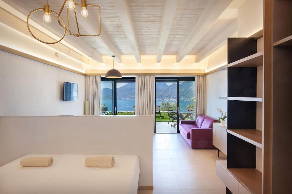 Villa Divina - Apt Prima Con Piscina E Vista Lago Кастеллетто-ди-Бренцоне Экстерьер фото
