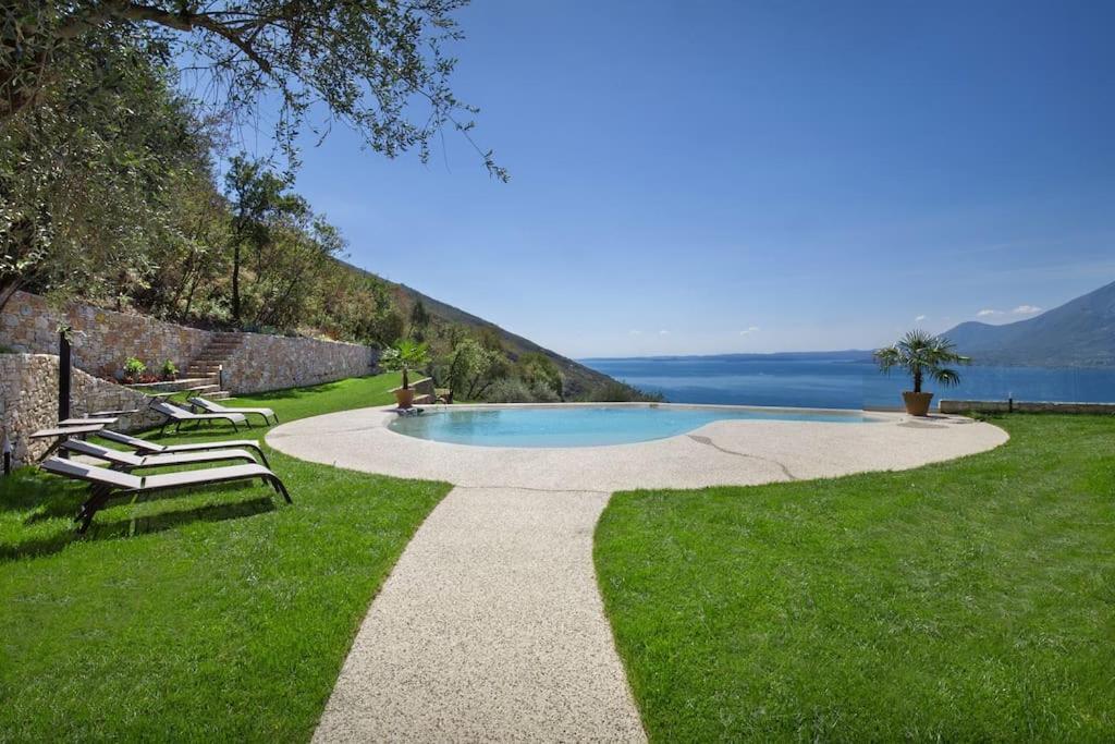 Villa Divina - Apt Prima Con Piscina E Vista Lago Кастеллетто-ди-Бренцоне Экстерьер фото