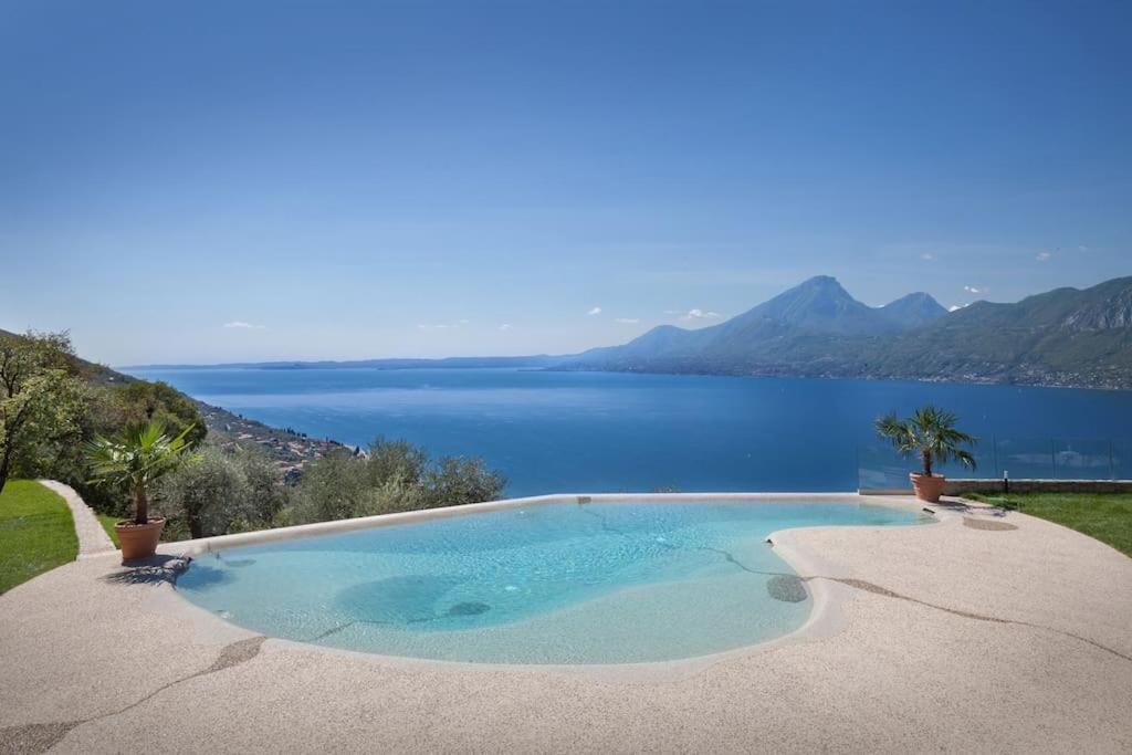 Villa Divina - Apt Prima Con Piscina E Vista Lago Кастеллетто-ди-Бренцоне Экстерьер фото